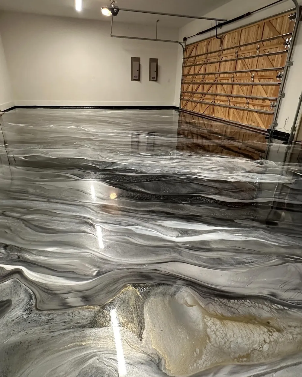 Metallic epoxy garage floor