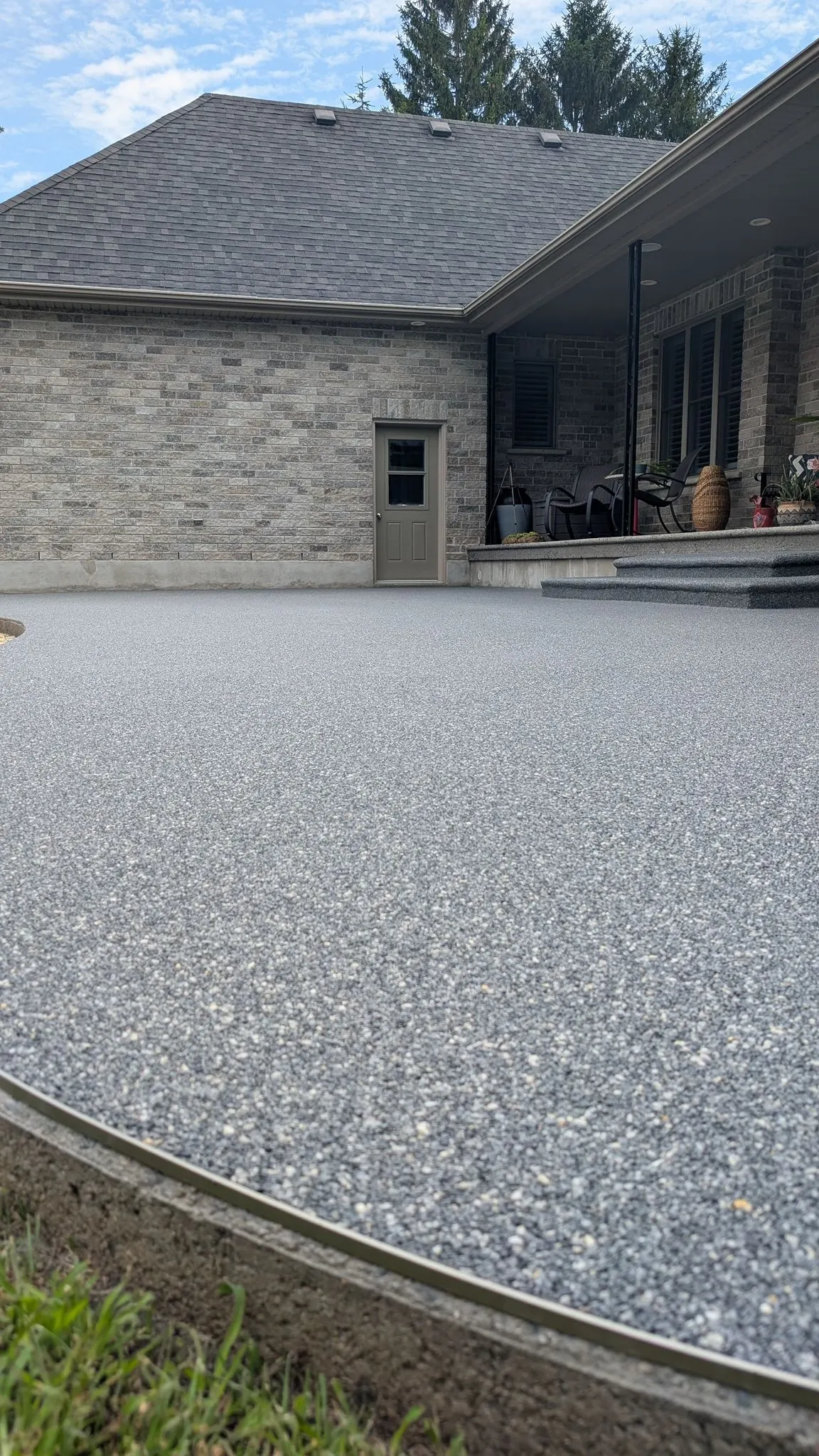 VubaStone resin-bound stone patio